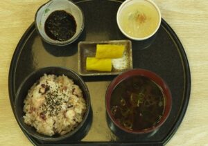 孤独のグルメシーズン4の5話「愛知県知多郡日間賀島のしらすの天ぷらとたこめし」