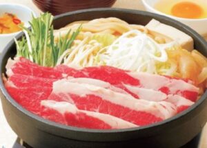 和食さとの人気メニュー6位「牛すきうどん鍋定食」