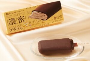ローソンの人気メニューTOP10・9位「Uchi Café 贅沢チョコレートバー 濃密プラリネ 70ml」