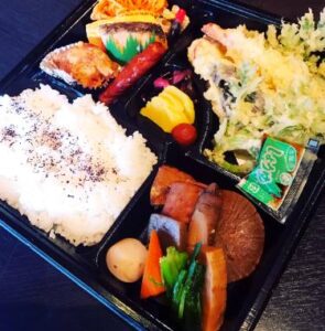 オモウマイ店「日本料理志ぶ家の幕の内弁当」