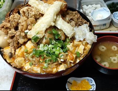 オモウマい店・島根県江津市「たぬきの国の爆盛たぬき丼」