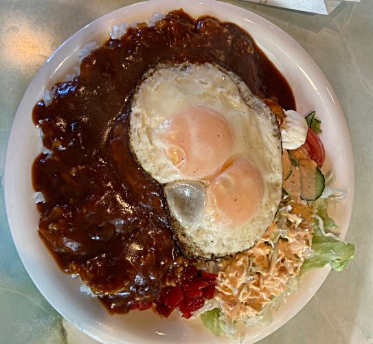 オモウマい店「カフェパークミッキーのロコモコ700円（毎月10日は350円）」