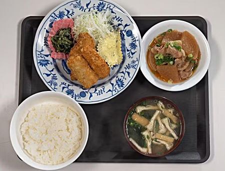 孤独のグルメシーズン11の6話「平塚バプテスト教会の子ども食堂(こひつじ食堂)の豚バラ大根とシイラのフライ」