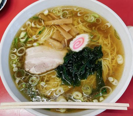 オモウマい店「豊楽のラーメン300円」